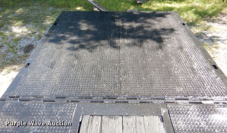 image for item DN7494 2000 Trail King TK70HT  drop deck equipment trailer