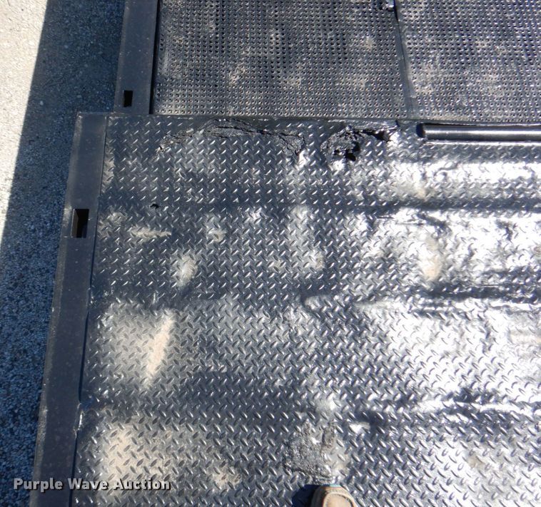 image for item DN7494 2000 Trail King TK70HT  drop deck equipment trailer