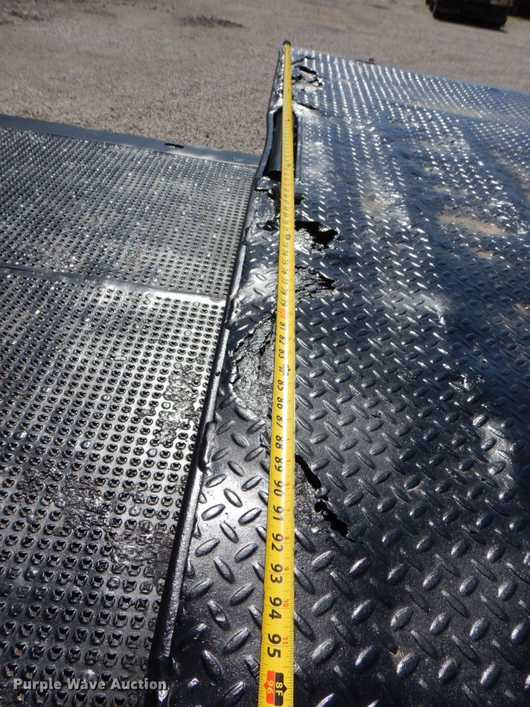 image for item DN7494 2000 Trail King TK70HT  drop deck equipment trailer