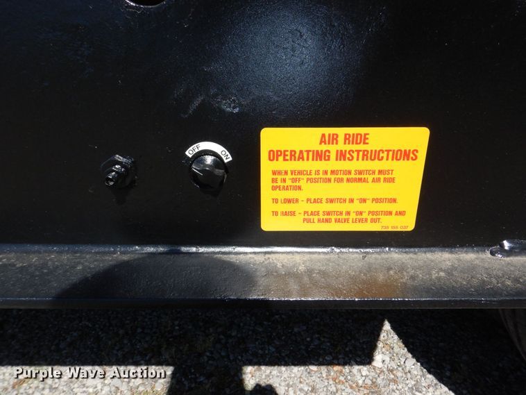 image for item DN7494 2000 Trail King TK70HT  drop deck equipment trailer