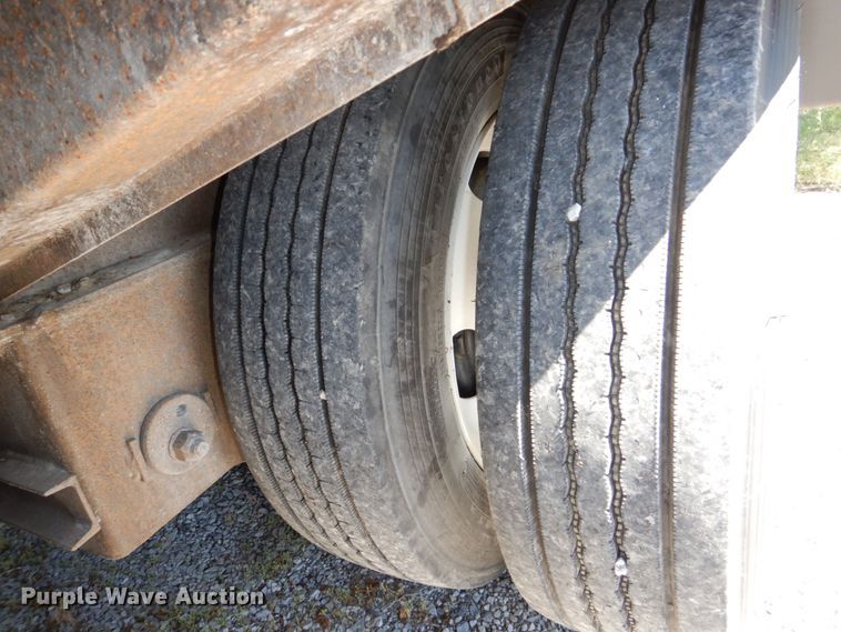 image for item DN7494 2000 Trail King TK70HT  drop deck equipment trailer