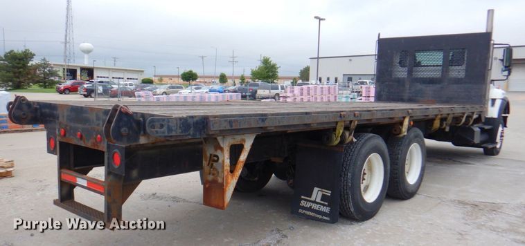 image for item DP4210 2008 International 7600  flatbed truck