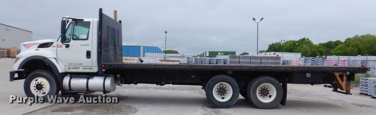 image for item DP4210 2008 International 7600  flatbed truck