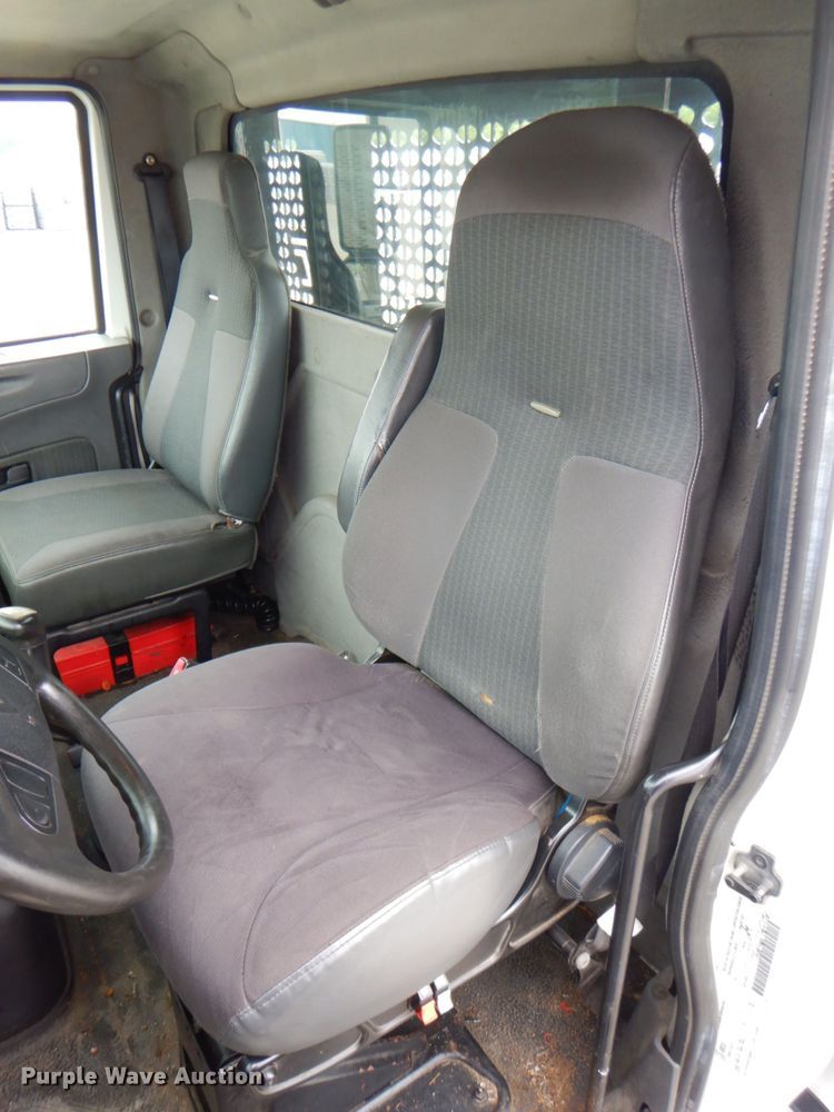 image for item DP4210 2008 International 7600  flatbed truck