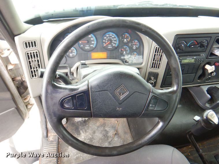 image for item DP4210 2008 International 7600  flatbed truck