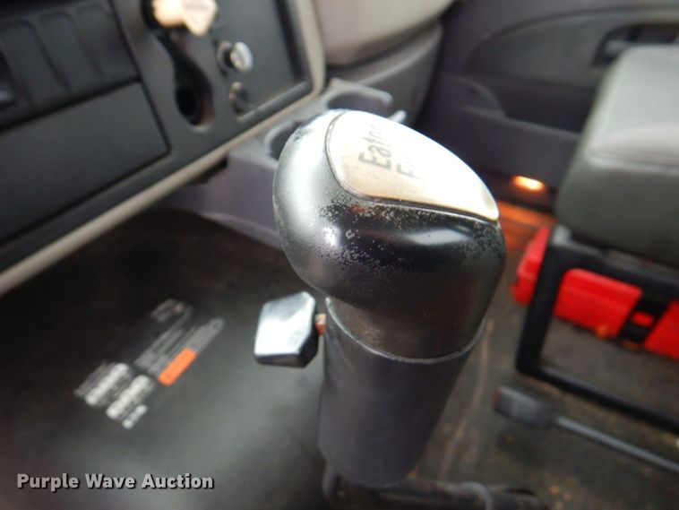 image for item DP4210 2008 International 7600  flatbed truck