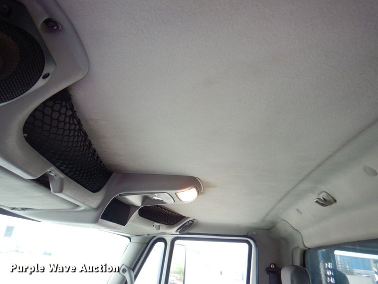 image for item DP4210 2008 International 7600  flatbed truck