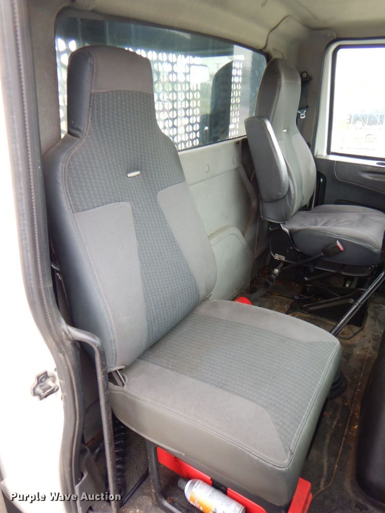 image for item DP4210 2008 International 7600  flatbed truck