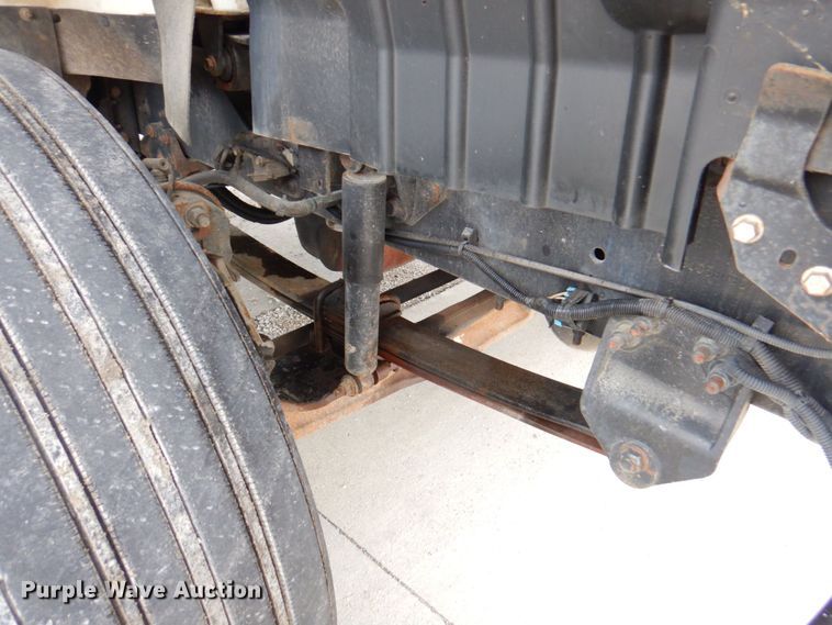 image for item DP4210 2008 International 7600  flatbed truck