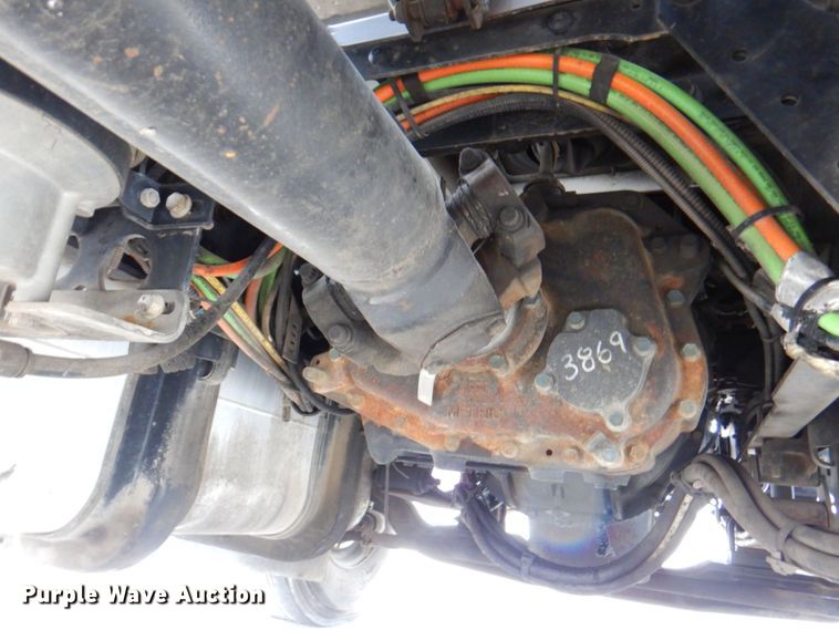 image for item DP4210 2008 International 7600  flatbed truck