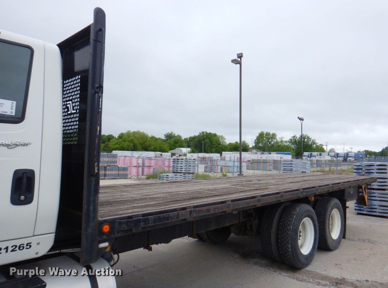 image for item DP4210 2008 International 7600  flatbed truck