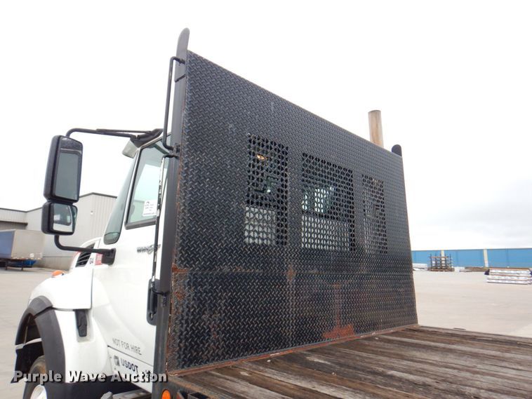 image for item DP4210 2008 International 7600  flatbed truck