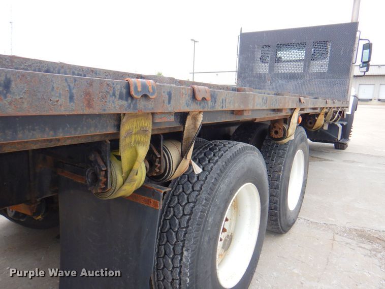 image for item DP4210 2008 International 7600  flatbed truck