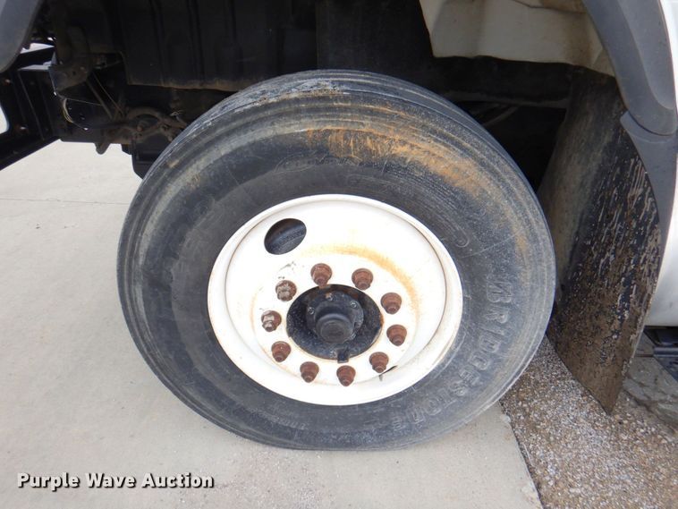 image for item DP4210 2008 International 7600  flatbed truck