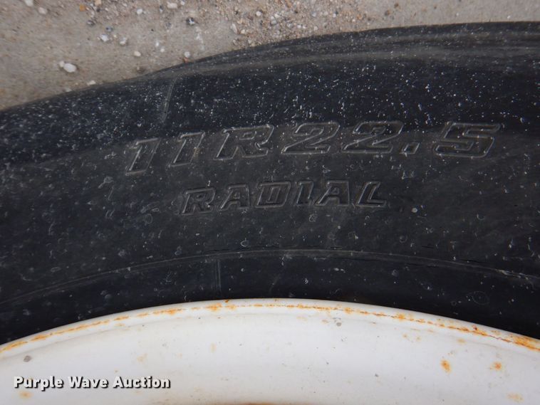 image for item DP4210 2008 International 7600  flatbed truck