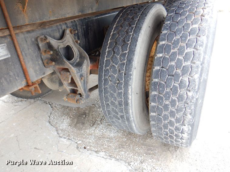 image for item DP4210 2008 International 7600  flatbed truck