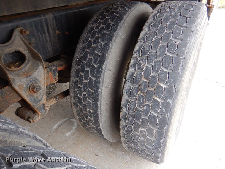 image for item DP4210 2008 International 7600  flatbed truck