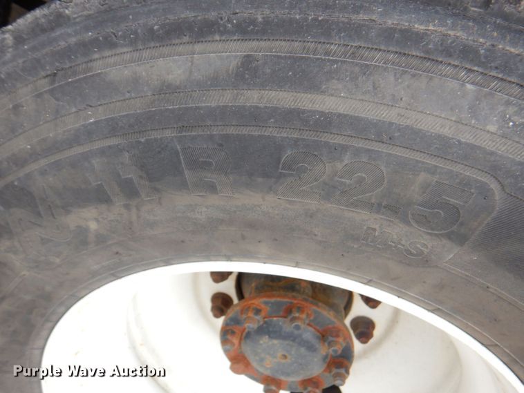 image for item DP4210 2008 International 7600  flatbed truck