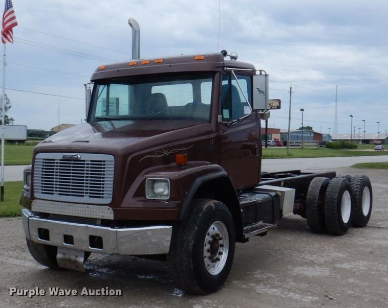 image for item DP5550 2001 Freightliner FL80  truck cab and chassis