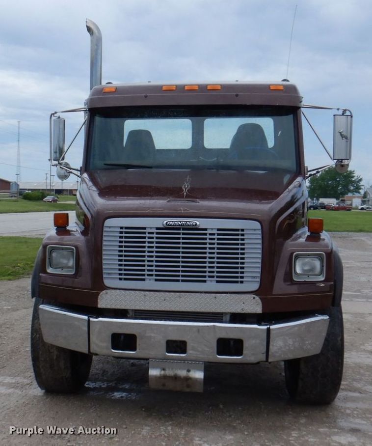 image for item DP5550 2001 Freightliner FL80  truck cab and chassis