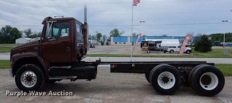 image for item DP5550 2001 Freightliner FL80  truck cab and chassis