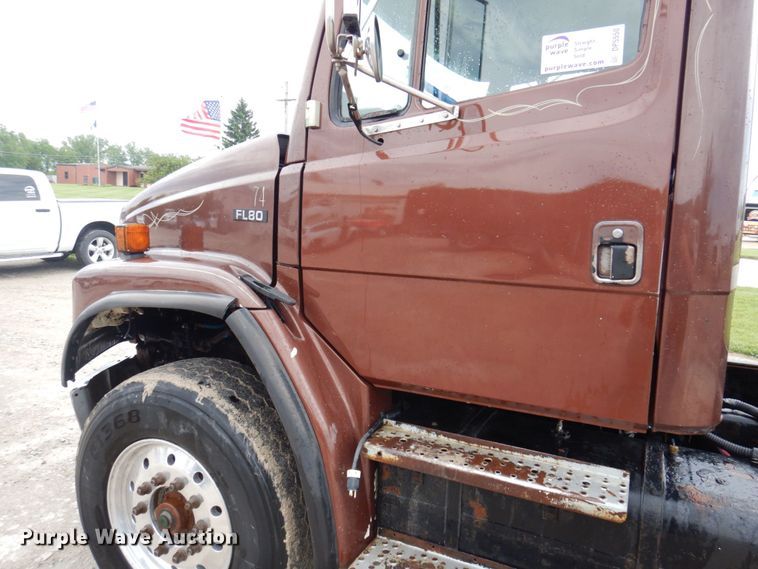 image for item DP5550 2001 Freightliner FL80  truck cab and chassis