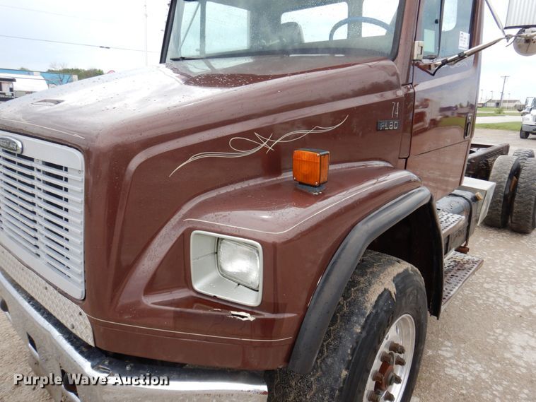 image for item DP5550 2001 Freightliner FL80  truck cab and chassis