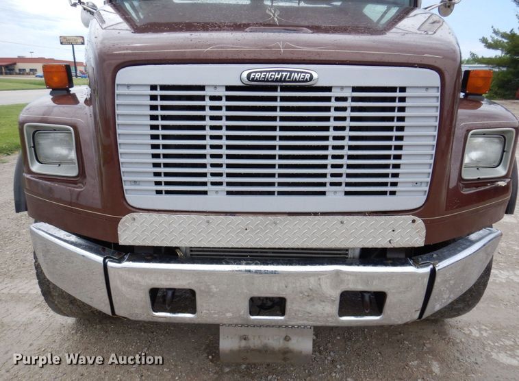 image for item DP5550 2001 Freightliner FL80  truck cab and chassis