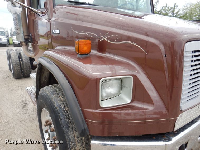 image for item DP5550 2001 Freightliner FL80  truck cab and chassis