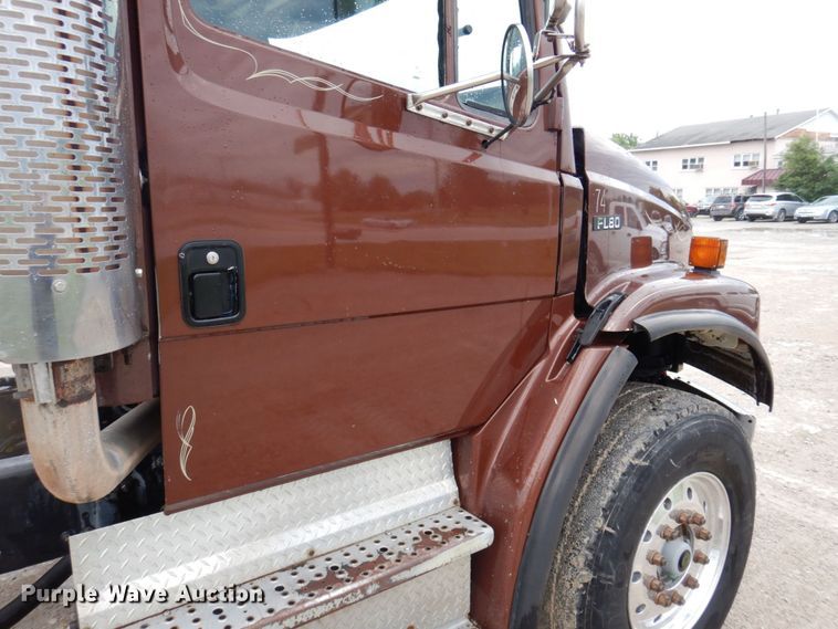 image for item DP5550 2001 Freightliner FL80  truck cab and chassis