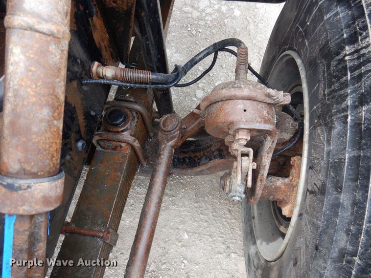 image for item DP5550 2001 Freightliner FL80  truck cab and chassis