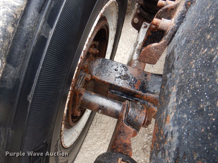 image for item DP5550 2001 Freightliner FL80  truck cab and chassis