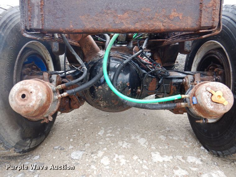 image for item DP5550 2001 Freightliner FL80  truck cab and chassis