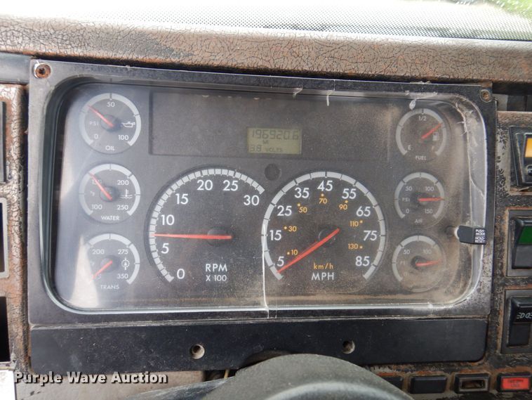 image for item DP5550 2001 Freightliner FL80  truck cab and chassis