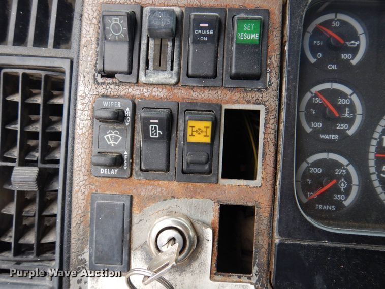 image for item DP5550 2001 Freightliner FL80  truck cab and chassis