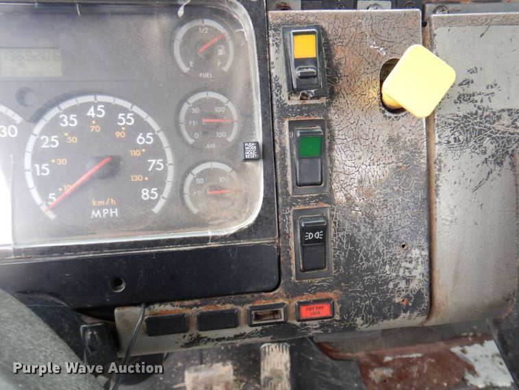 image for item DP5550 2001 Freightliner FL80  truck cab and chassis