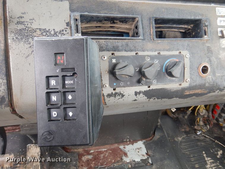 image for item DP5550 2001 Freightliner FL80  truck cab and chassis