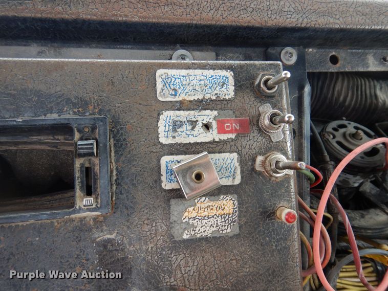 image for item DP5550 2001 Freightliner FL80  truck cab and chassis