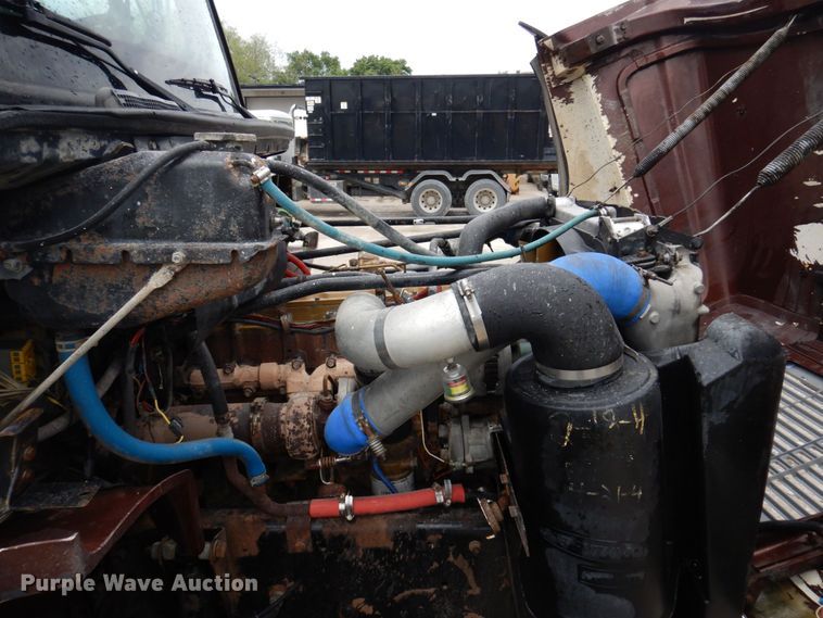 image for item DP5550 2001 Freightliner FL80  truck cab and chassis