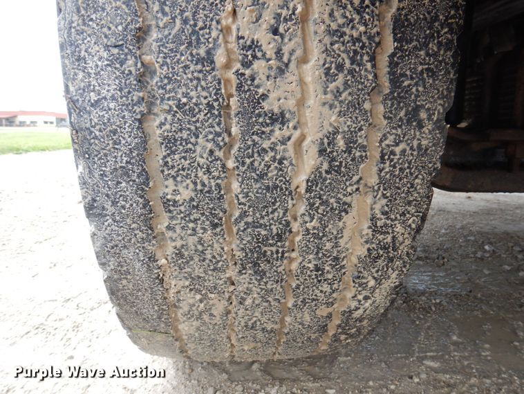 image for item DP5550 2001 Freightliner FL80  truck cab and chassis