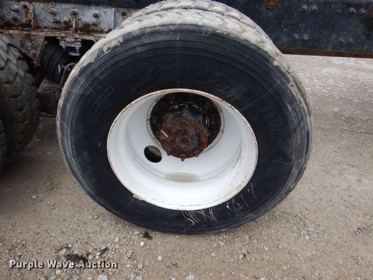 image for item DP5550 2001 Freightliner FL80  truck cab and chassis