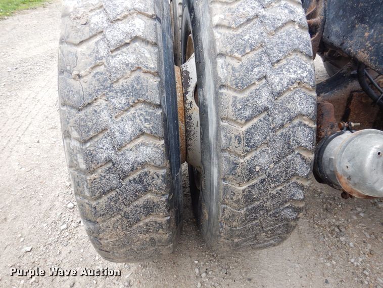 image for item DP5550 2001 Freightliner FL80  truck cab and chassis