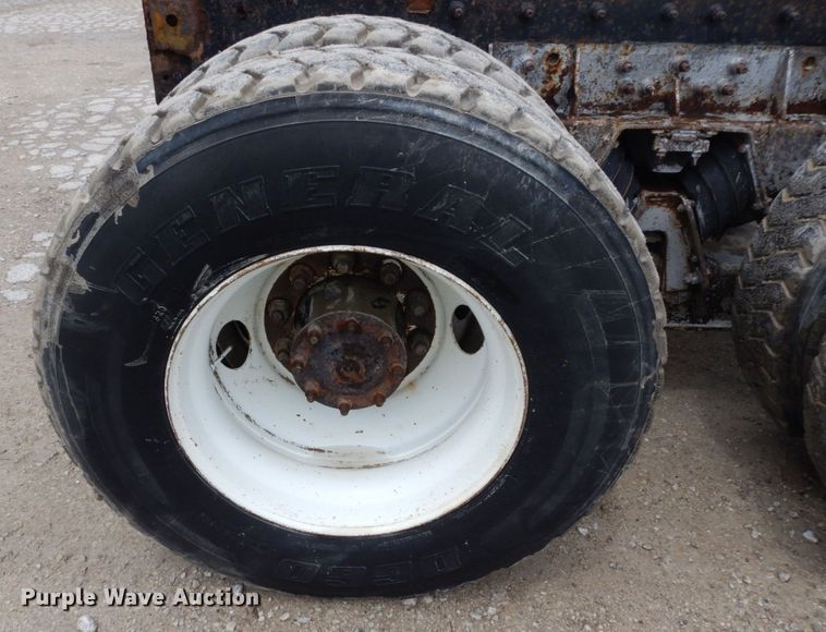 image for item DP5550 2001 Freightliner FL80  truck cab and chassis