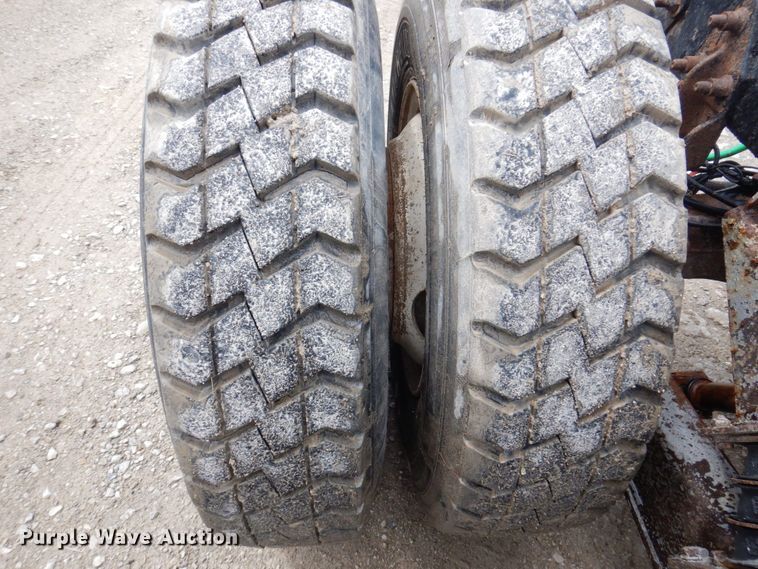 image for item DP5550 2001 Freightliner FL80  truck cab and chassis