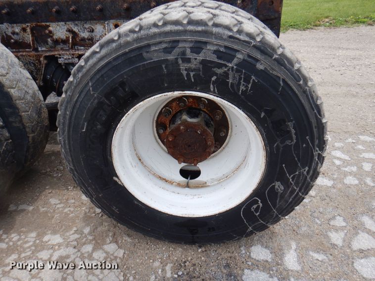 image for item DP5550 2001 Freightliner FL80  truck cab and chassis