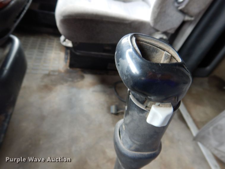 image for item DP5565 1999 Volvo VN  semi truck