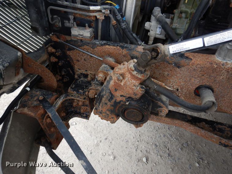 image for item DP5565 1999 Volvo VN  semi truck