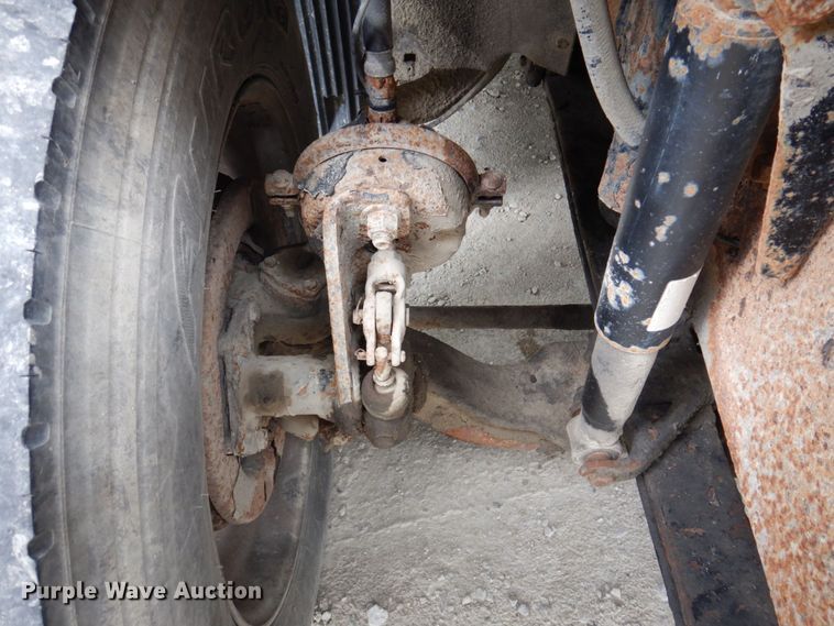 image for item DP5565 1999 Volvo VN  semi truck