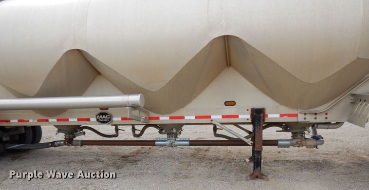 image for item DR0480 2012 MAC 1050  pneumatic dry bulk trailer