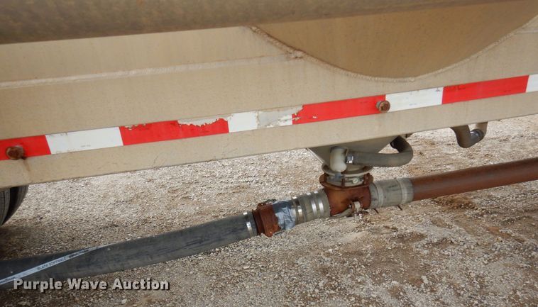 image for item DR0480 2012 MAC 1050  pneumatic dry bulk trailer